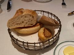 餐前包-Wolfgang’s Steakhouse 沃夫冈牛排馆(上海白玉兰广场店)