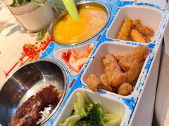 -阿瓦山寨·湘菜现炒·剁椒鱼头王(咸阳总店)