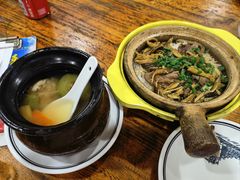 黄鳝牛肉煲仔饭-关氏饮食店