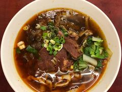 刀削满汉牛肉面-尊品原汁牛肉面