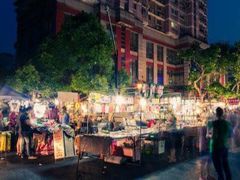 -吴山路夜市