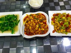 -芳芳餐厅(白沙路店)