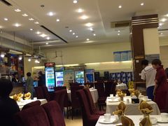 -赶海部落海鲜城(海阳路店)