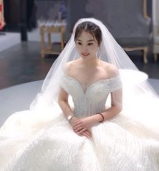 点击看大图 -艾米丽婚纱礼服