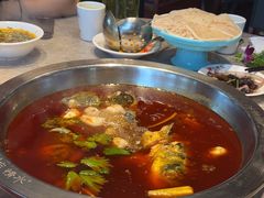 -忘情水鱼头·鲜鱼火锅(滨江中路店)