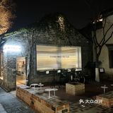 超火的live show民谣现场，居然还能吃川菜