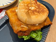 -必胜客(WOW阿罗海店)