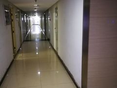 -提一眼镜·蔡司·依视路(小寨店)
