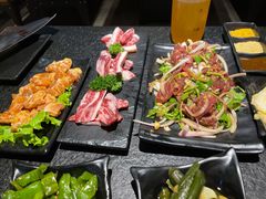 和牛肋条-赤铁扒拉锅·烤串·烤鸽子