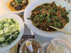 -霸蛮湖南菜·牛肉粉(荣京西街店)