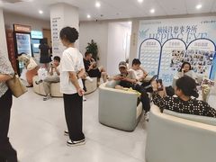 -上海大学附属上海和平眼科医院