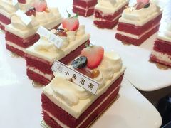 红丝绒慕斯切件蛋糕-小鱼泡芙