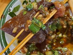 -拈签一笑黄牛肉辣卤串串