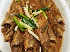 大连焖鱼-小船渔村•大连菜•大连焖鱼(黄河路店)