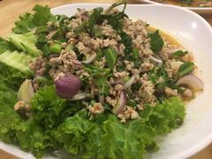 -J Daeng Seafood