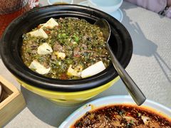 -有红鸡毛店·川菜(建设路店)