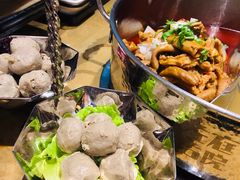 -左庭右院鲜牛肉火锅(金山万达店)