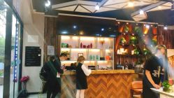 -PE SALON