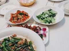 -阿瓦山寨·湘菜现炒·剁椒鱼头王(咸阳总店)