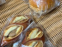 埃塞咖啡奶酥碱水棍-沁屋面包店(人民东路店)