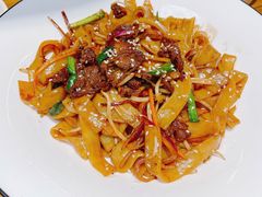 干炒牛河-清真·小梅鸽香港餐厅·小鼎玖煲(立丰城店)