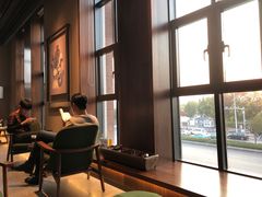 靠窗位-星巴克(天津鲁能中心第三店)