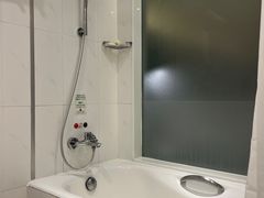 -上海虹桥君丽假日酒店(娄山关路地铁站店)