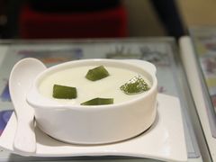 抹茶杏仁豆腐花-糖糖屋•糖水•雪花冰店(时尚天河店)