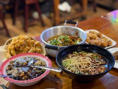 -爆炸头阿姨小四川正宗川味小吃(无任何分店)