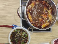 -杨老板·海鲜集市火锅·鲜切牛肉(中防万宝店)