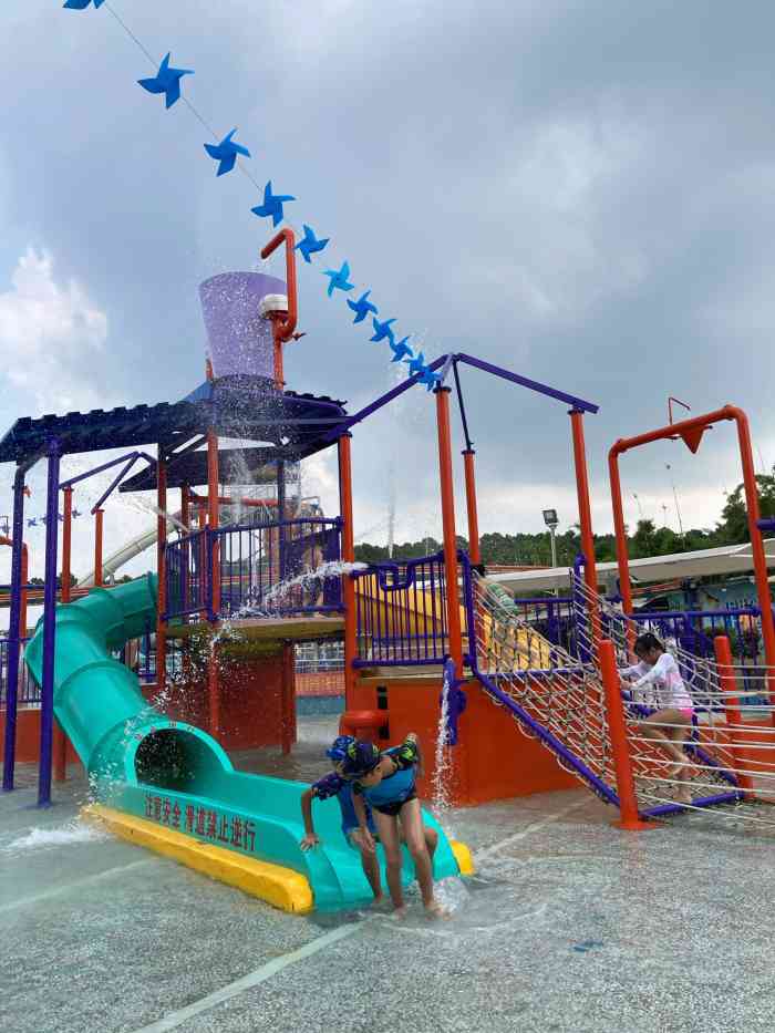 长沙乐民水上乐园-"还可以,就是更衣浴一点都不好,没有蓬头,.