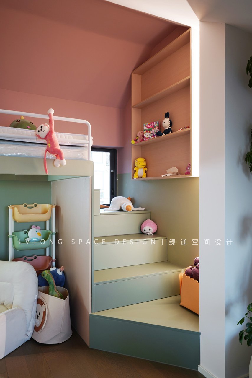 破旧阁楼改造儿童房,打造成长型空间