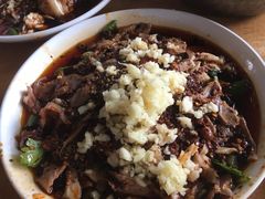 拌核桃肉-赵姐猪耳朵饭店