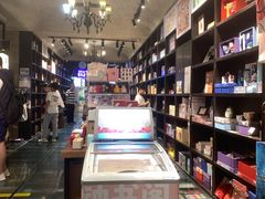 -钟书阁(松江泰晤士小镇店)