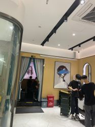 -首脑美发沙龙