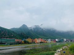 -百里峡七彩艺术小镇