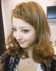 -时尚殿堂明星门店
