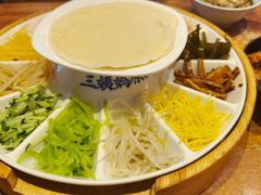 -怪噜范·老贵阳街头名小吃(鸿通城店)