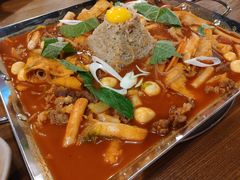 牛肉火山炒年糕-包装马车·韩国料理·포장마차