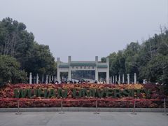 -武汉大学校门牌坊