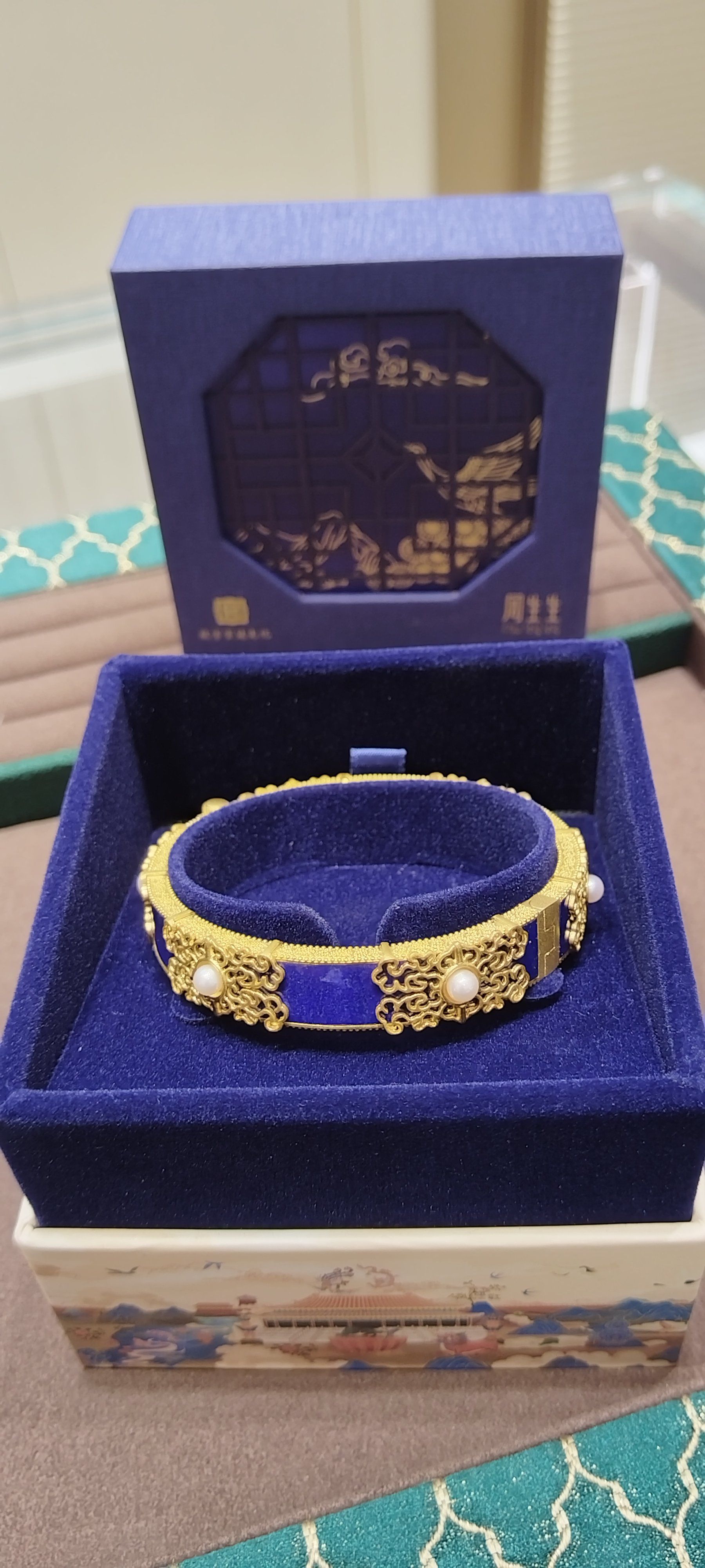 周生生故宫联名款—大气必备～黄金手镯