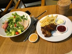 -文汇新民联合报业集团(上海报业大厦店)