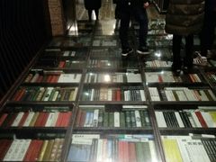 -钟书阁(松江泰晤士小镇店)