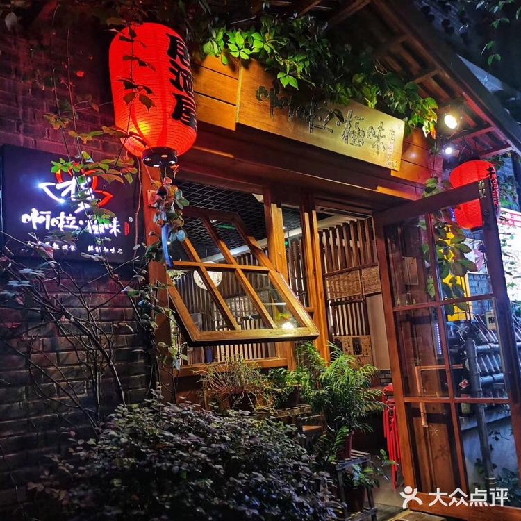 我想了一百种告白，都不及秦淮河的晚风