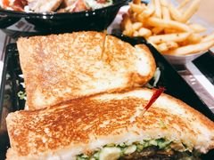 -The Habit Burger Grill 哈比特汉堡(爱琴海店)