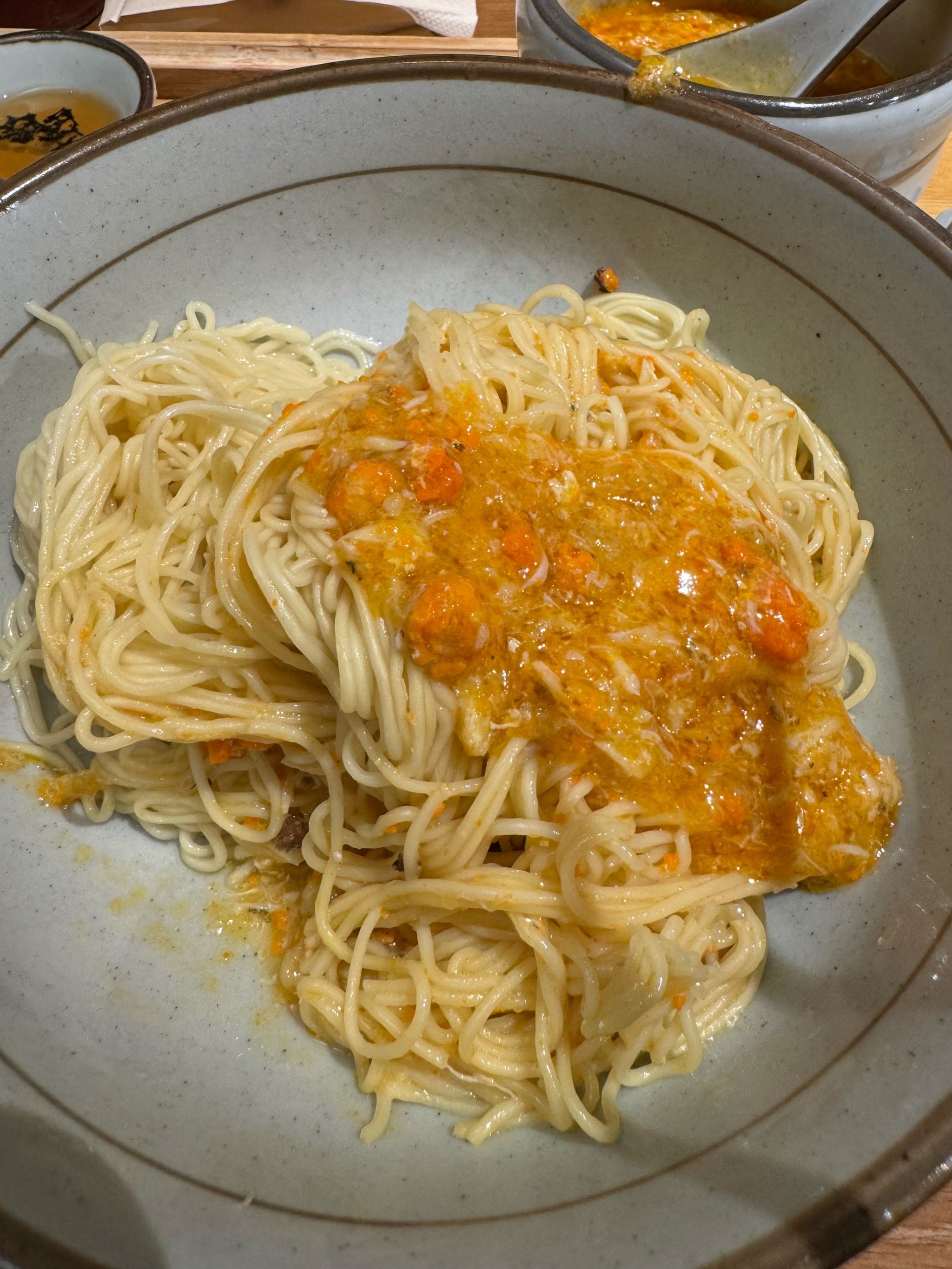 爱上这碗满满的蟹黄面