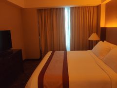 -汕尾巴黎半岛酒店