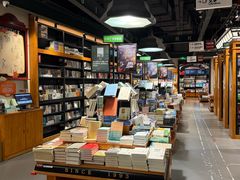 -西西弗书店&矢量咖啡(凯德晶萃广场店)