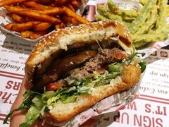 -The Habit Burger Grill 哈比特汉堡(复兴soho店)