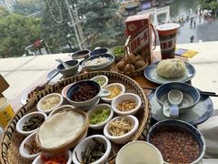 -包整·丝娃娃(一览甲秀楼风景店)